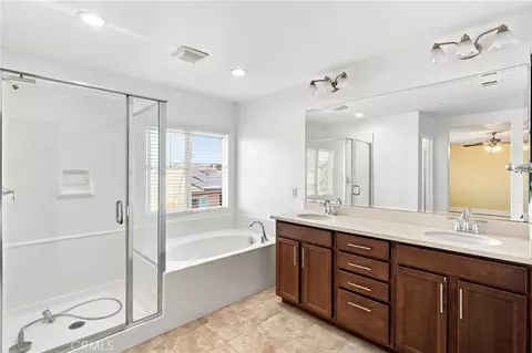 Bath - 13998 Agate Ct, Eastvale, CA 92880 photo 2 of 3