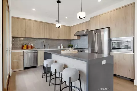 Kitchen - 943 E California Blvd #2, Pasadena, CA 91106 photo 2 of 4