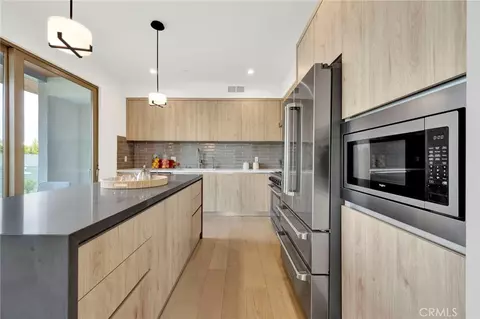 Kitchen - 943 E California Blvd #2, Pasadena, CA 91106 photo 1 of 4