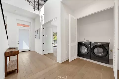Entry Way - 943 E California Blvd #2, Pasadena, CA 91106 photo 2 of 3