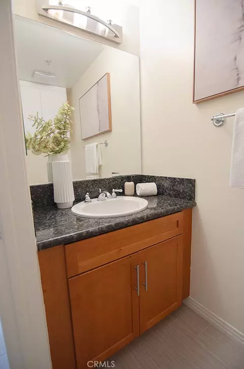 Bath - 931 E Walnut St #316, Pasadena, CA 91106 photo 4 of 5