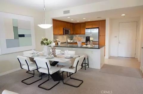 Dining - 931 E Walnut St #316, Pasadena, CA 91106 photo 1 of 4
