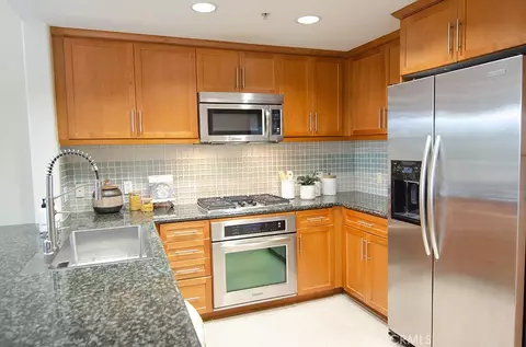Kitchen - 931 E Walnut St #316, Pasadena, CA 91106 photo 1 of 4