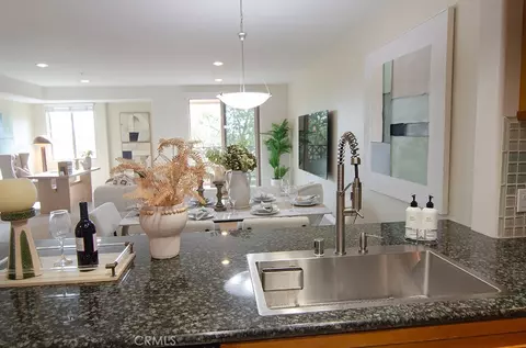 Kitchen - 931 E Walnut St #316, Pasadena, CA 91106 photo 2 of 4