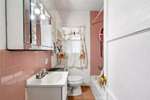 Bath - 214 E Tichenor, Compton, CA 90220 photo 1 of 2