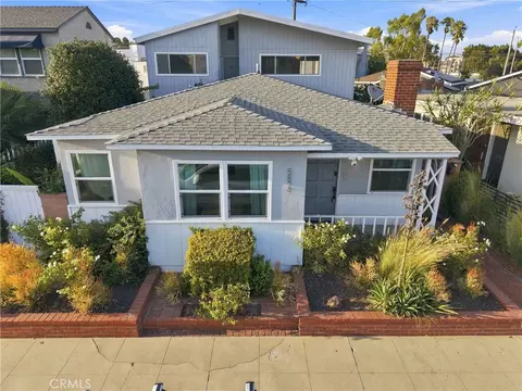 Exterior - 5829 E 2nd, Long Beach, CA 90803 photo 2 of 9