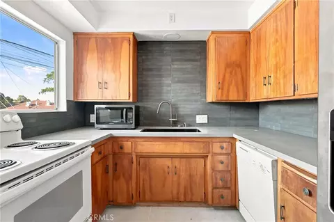 Kitchen - 5829 E 2nd, Long Beach, CA 90803 photo 7 of 7