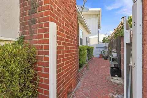 Exterior - 5829 E 2nd, Long Beach, CA 90803 photo 8 of 9