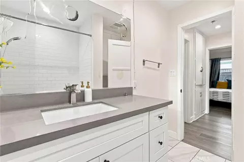 Bath - 5829 E 2nd, Long Beach, CA 90803 photo 2 of 6