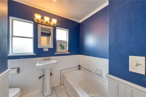 Bath - 142 Stedman, Monrovia, CA 91016 photo 3 of 4