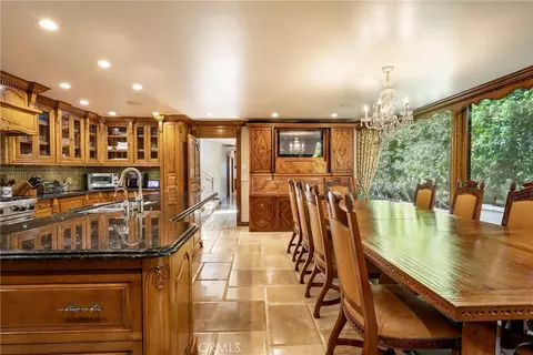 Dining - 1144 Hermes, Encinitas, CA 92024 photo 2 of 5