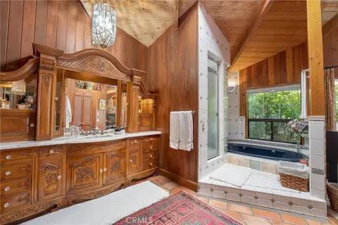 Bath - 1144 Hermes, Encinitas, CA 92024 photo 2 of 16