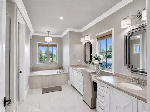 Bath - 2411 Doolittle Ave, Arcadia, CA 91006 photo 2 of 4
