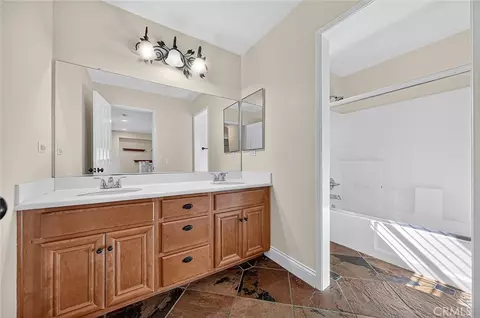 Bath - 33320 Rhine, Temecula, CA 92592 photo 6 of 7