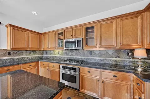 Kitchen - 33320 Rhine, Temecula, CA 92592 photo 7 of 8