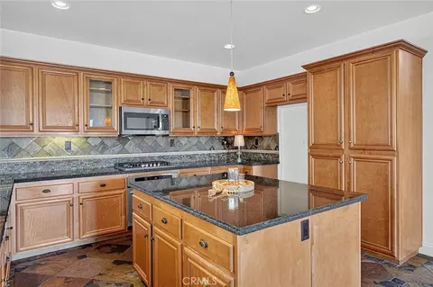 Kitchen - 33320 Rhine, Temecula, CA 92592 photo 4 of 8