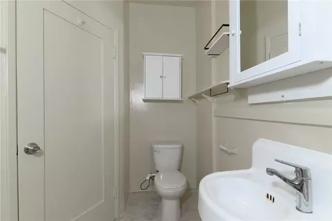 Bath - 264 E Glenarm, Pasadena, CA 91106 photo 3 of 3