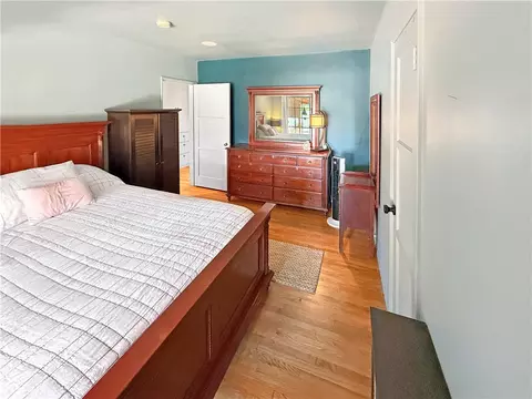 Bedroom - 3618 E Del Mar Blvd, Pasadena, CA 91107 photo 2 of 4