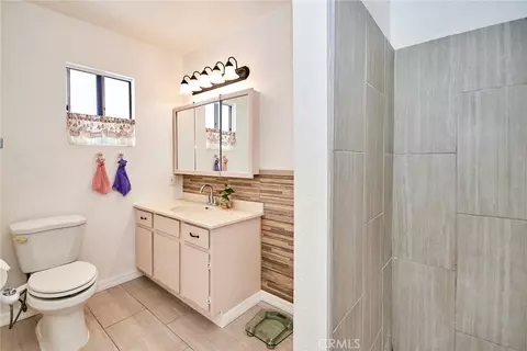 Bath - 11829 Ferris #C, El Monte, CA 91732 photo 5 of 6