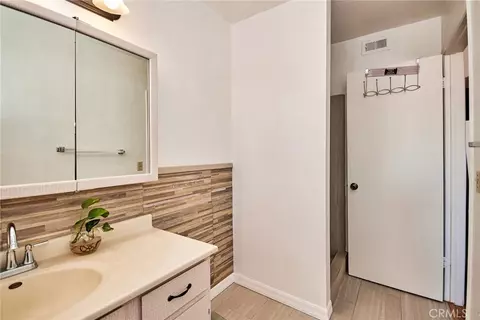 Bath - 11829 Ferris #C, El Monte, CA 91732 photo 6 of 6