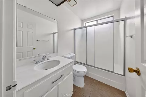 Bath - 11054 Wesley Ave, Montclair, CA 91763 photo 1 of 3
