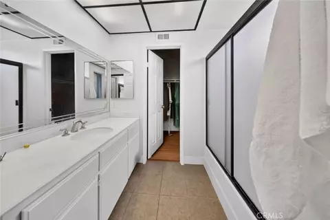 Bath - 11054 Wesley Ave, Montclair, CA 91763 photo 2 of 3
