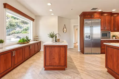 Kitchen - 11031 Meads, Orange, CA 92869 photo 2 of 7