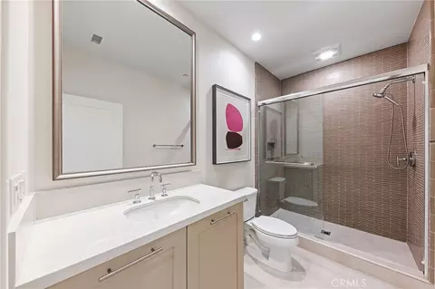 Bath - 117 Petunia, Irvine, CA 92618 photo 6 of 6