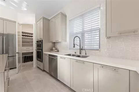Kitchen - 117 Petunia, Irvine, CA 92618 photo 5 of 6