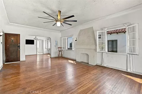 1118 S Sycamore, Los Angeles, CA 90019