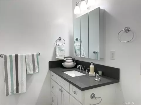 Bath - 18724 Chase, Northridge, CA 91324 photo 5 of 7