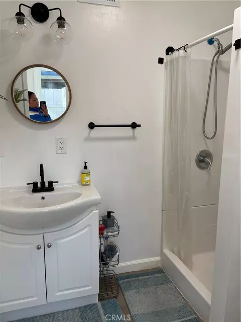 Bath - 18724 Chase, Northridge, CA 91324 photo 2 of 7