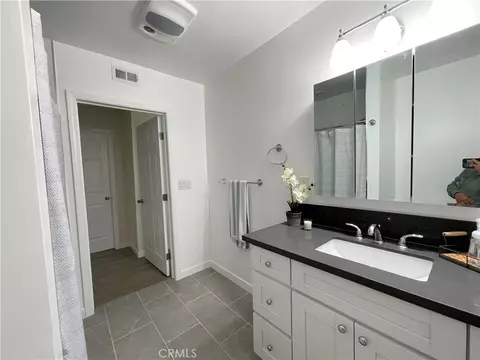 Bath - 18724 Chase, Northridge, CA 91324 photo 4 of 7