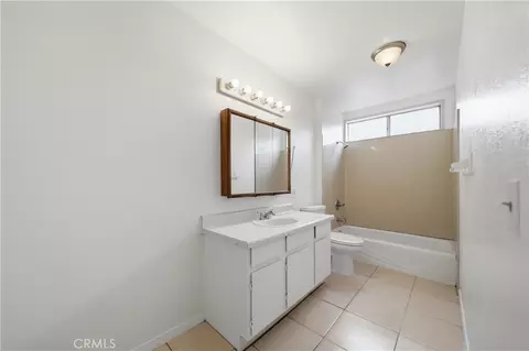 Bath - 11829 Ferris Rd #B, El Monte, CA 91732 photo 3 of 5