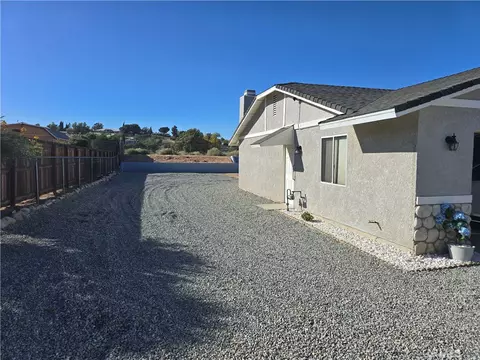 Exterior - 7786 Bangor Ave, Hesperia, CA 92345 photo 11 of 13