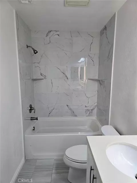 Bath - 7786 Bangor Ave, Hesperia, CA 92345 photo 3 of 4