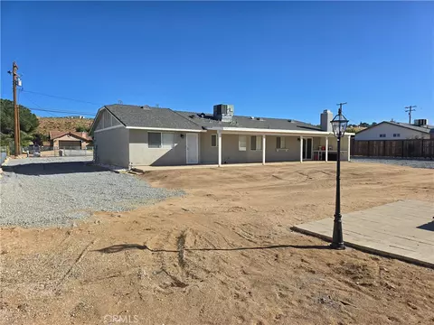 Exterior - 7786 Bangor Ave, Hesperia, CA 92345 photo 7 of 13