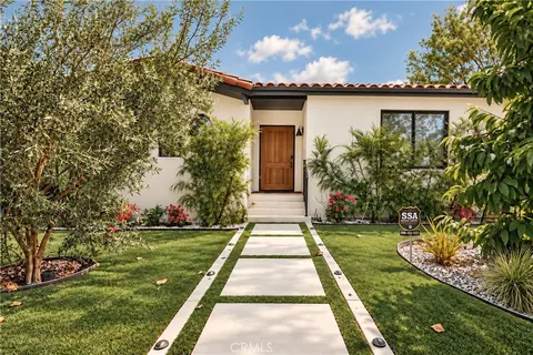 642 N Cahuenga, Los Angeles, CA 90004