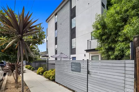 233 N Burlington Ave, Los Angeles, CA 90026