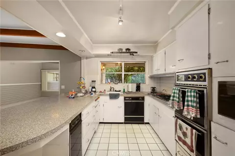 Kitchen - 595 Rim Rd, Pasadena, CA 91107 photo 3 of 4