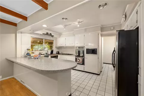 Kitchen - 595 Rim Rd, Pasadena, CA 91107 photo 2 of 4