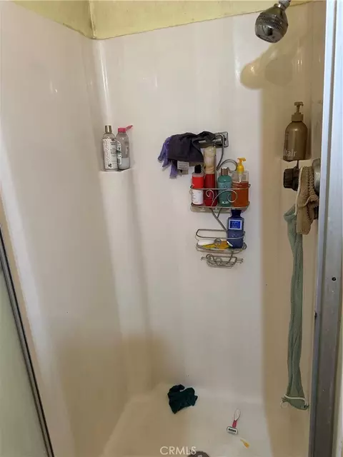 Bath - 1806 N Vineyard, Ontario, CA 91764 photo 5 of 5