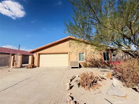 60190 Overture Dr, Palm Springs, CA 92262
