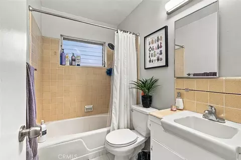 Bath - 1677 N N Lk, Pasadena, CA 91104 photo 2 of 2