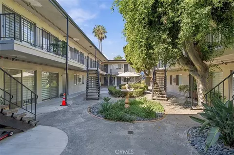 Exterior - 435 N Euclid, Pasadena, CA 91101 photo 2 of 9
