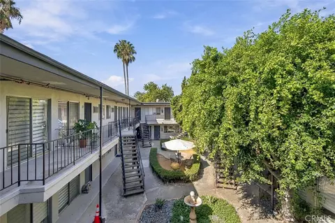 Exterior - 435 N Euclid, Pasadena, CA 91101 photo 5 of 9