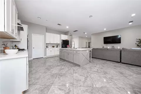 Kitchen - 21688 Bailly, Perris, CA 92570 photo 1 of 2