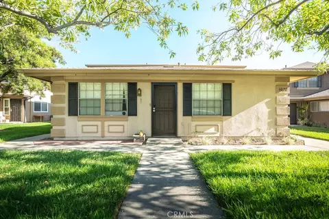 1022 W Calle De Las Estrellas #1, Azusa, CA 91702