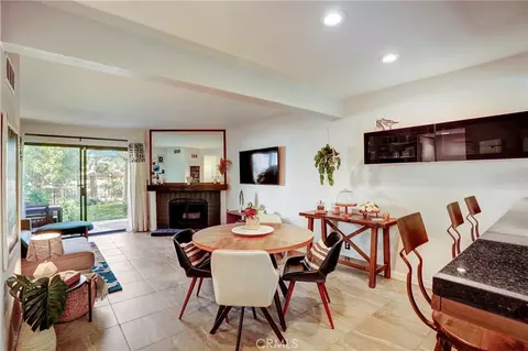 5720 Owensmouth Ave #163, Woodland Hills, CA 91367