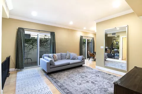 5335 Cartwright Ave #5, North Hollywood, CA 91601